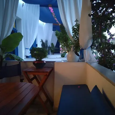 Doron Delfini Naxos City