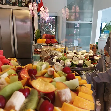 Doron Delfini * Naxos City