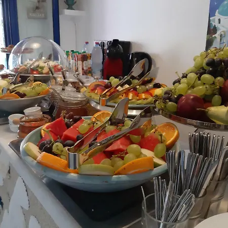 Doron Delfini Naxos City